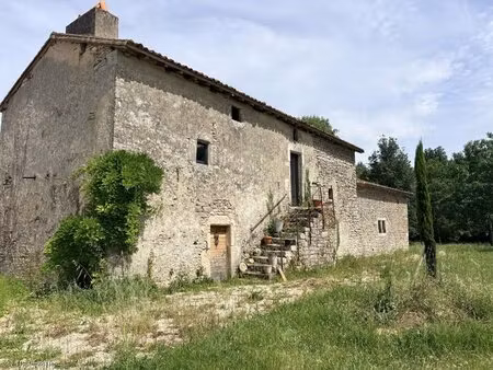 maison du xve siècle au bord de la charente à saint macoux