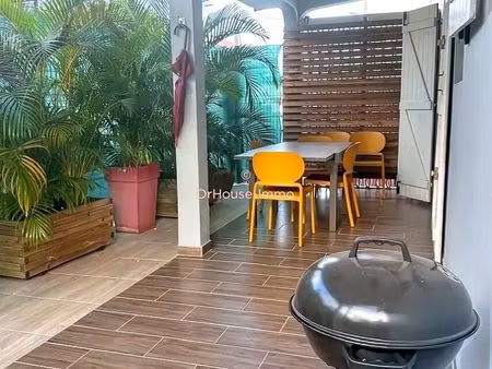 à louer t4 meublé avec terrasse et espace extérieur bourg du vauclin