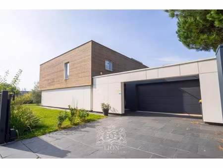 location maison 6 pièces 348 m² à mérignies (59710)  7 000 €