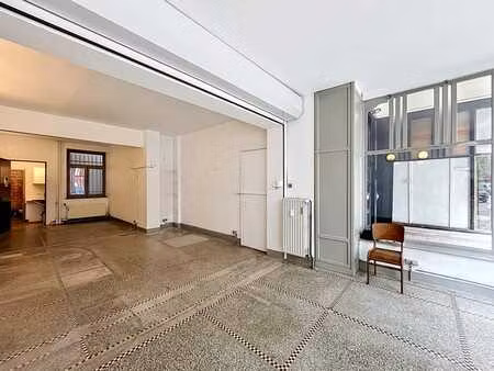 canal | rez-de-chaussée commercial de 70m² avec cachet