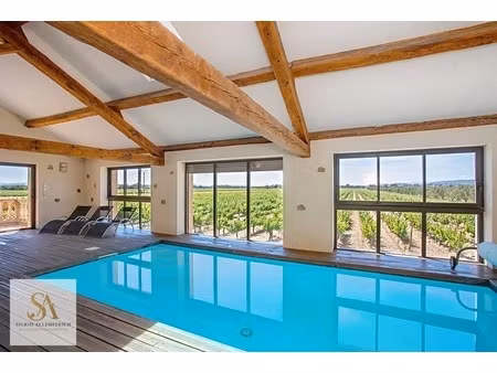 domaine d'exception sur près de 16 hectares en bord de rivière