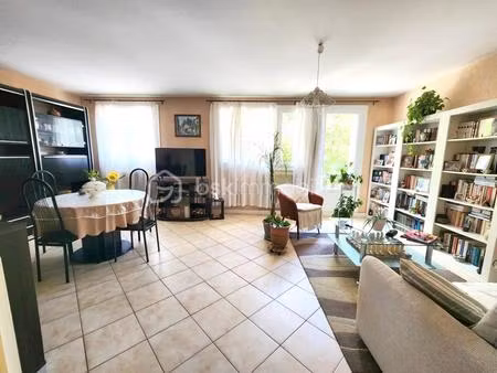 exclusivité le plessis-trévise * 3/4 pièces avec balcon  loggia  place de parking et cave 