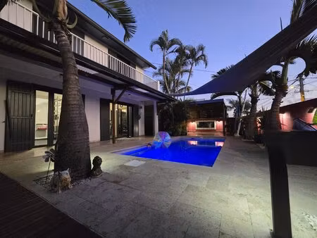 rare dans ce secteur - superbe villa familiale avec piscine et v