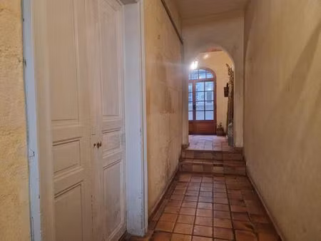 immeuble arles 9 pièce(s) 264 m2
