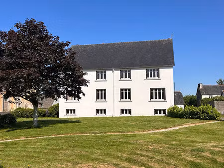 finistère : brasparts ? maison de village 7 chambres avec potentiel locatif et jardin de 1