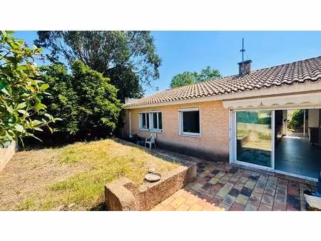 maison plain pied  3 chambres garage et piscine