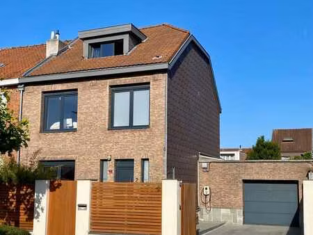 lumineuse maison 3 façades  3 ch  drogenbos  165m²