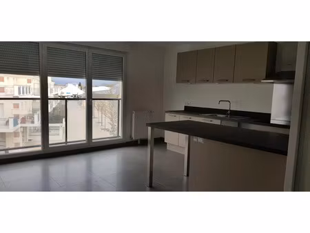 location appartement 2 pièces 47 m² à ozoir-la-ferriere (77330)  834 €