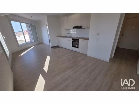 location appartement 2 pièces 45 m² à neuilly-sur-marne (93330)  1 095 €