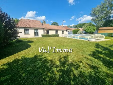 elégante propriété avec piscine couverte-un véritable art de vivre à joinville