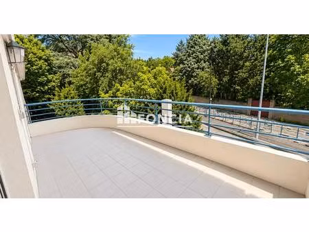 appartement t2 lumineux avec balcon  stationnement  cave – neuville-sur-saône