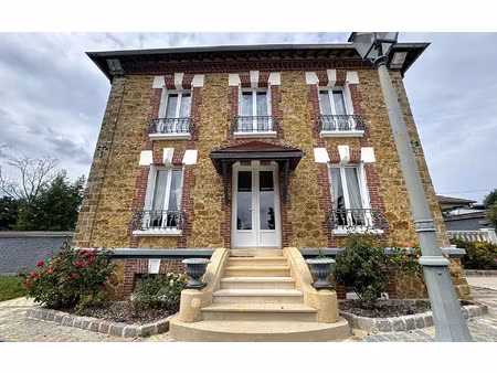 maison fontenay-trésigny 133 m² t-6 à vendre  449 000 €