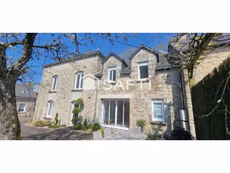 belle maison en pierres en campagne
