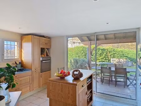 maison familiale individuelle de 196 m² habitables avec 6 chambres – terrain de 759 m²