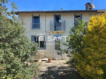 villa t5 avec jardin  garage et dépendances