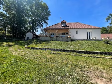 maison de caractère avec piscine sur terrain arboré de 2452 m² jugeals nazareth (19)