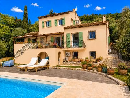 superbe villa 202 m² vue mer à deux pas du village