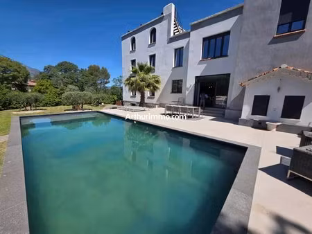 draguignan - maison 8 pièces - 5 ch - 260 m2 (330 m2 avec annexes) - piscine