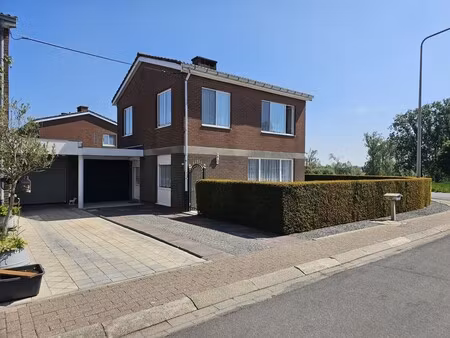 woning met 4 slaapkamers en garage
