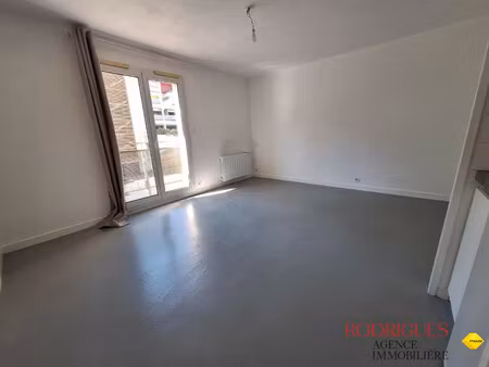 location appartement 1 pièce 26m² poitiers 86000