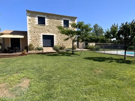 bastide récente dans village tous commerces.