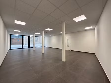 recent en energiezuinig handelspand of kantoor in hartje temse