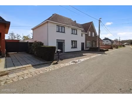 huis te koop in nijlen met 4 slaapkamers