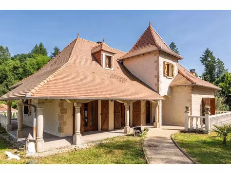 vente maison 8 pièces 280 m² à saint-ybard (19140)  400 000 €