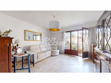 appartement au calme avec balcon au coeur des lilas