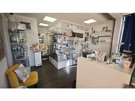 local commercial de 24 m² à castanet-tolosan