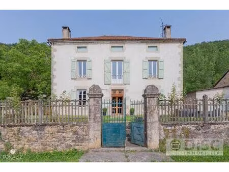 belle et spacieuse maison de maitre.