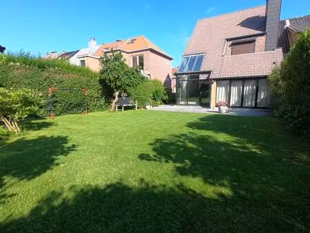 spacieuse maison 3 façades avec jardin à koningslo