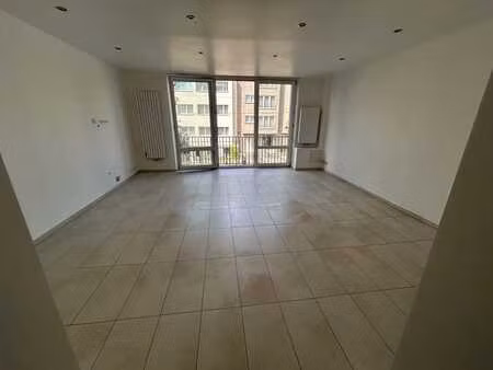 bel appartement 2 chambres avec double terrasse