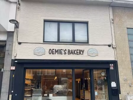 boulangerie equipee avec salon de the et materiel