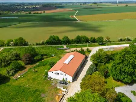 grand entrepôt sur terrain de 2126 m² à braives