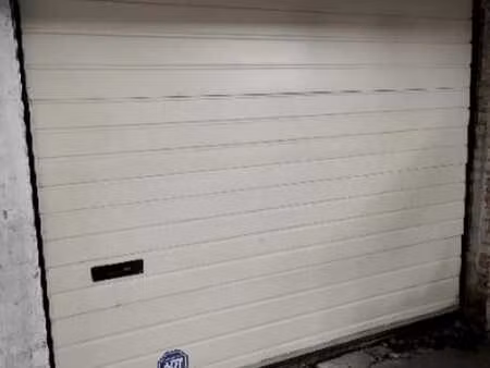 garage sécurisé à louer à forest