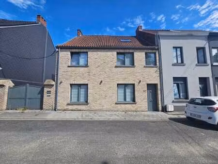 maison +- 180m2 entièrement rénovée