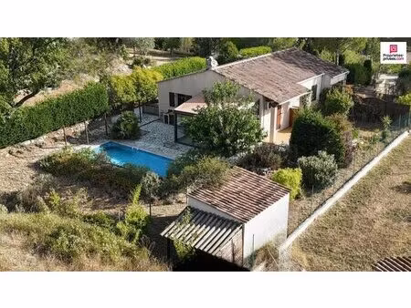 maison plain-pied  piscine  studio indépendant et aperçu lac