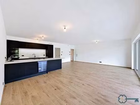 superbe appartement 2ch en bord de meuse à louer à maizeret