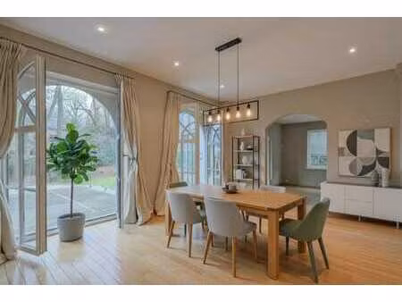 parc brugmann - villa de ± 450 m² bruts avec jardin & garage