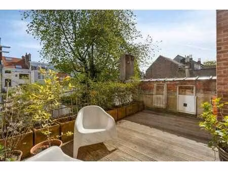 appartement 3 chambres rénové avec terrasse ixelles