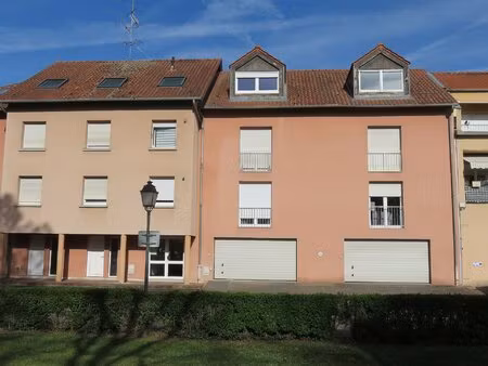 thionville dans petite copropriété  appartement f4 avec deux chambres  garage double.