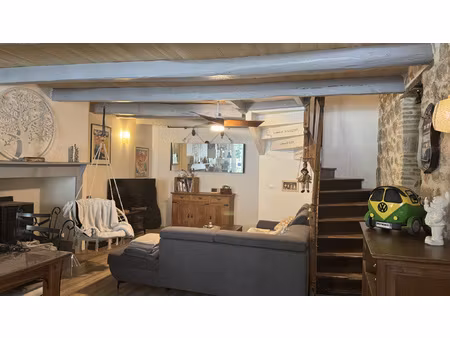 maison en pierre au centre du village de lauzerte toute réno