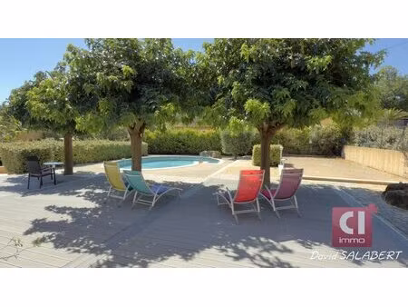 forcalqueiret ? villa familiale de 204 m² avec piscine  appartement indépendant et jardin.