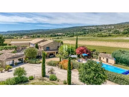 authentique mas provençal à vendre à joucas