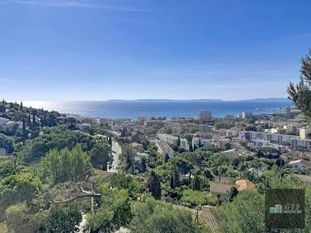 super lavandou – superbe 3 pièces entièrement rénové avec vue mer panoramique