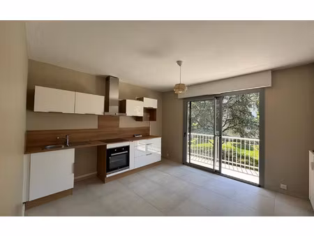 location appartement  m² t-2 à saint-marcellin  550 €