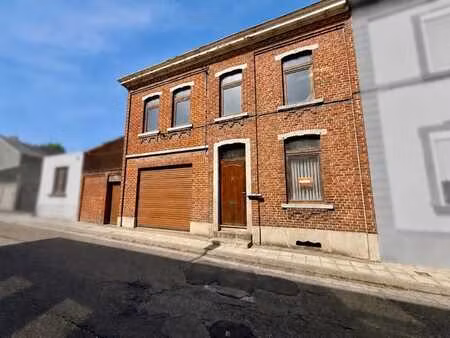 maison 3 façades à fort potentiel