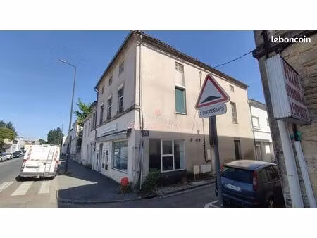 immeuble 13 pièces 260 m²