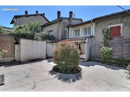 maison de village